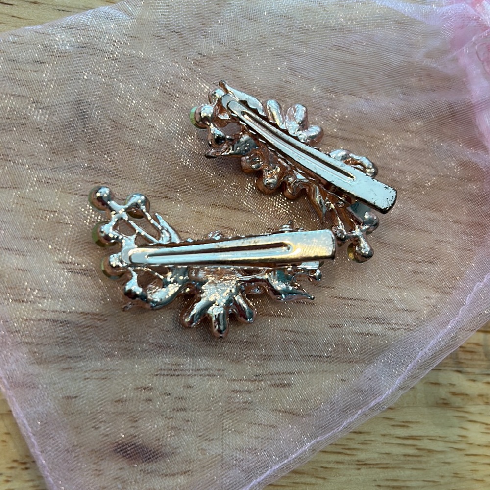 Beautiful Rhinestone Rose Gold Hairclips - Picture 3 of 3